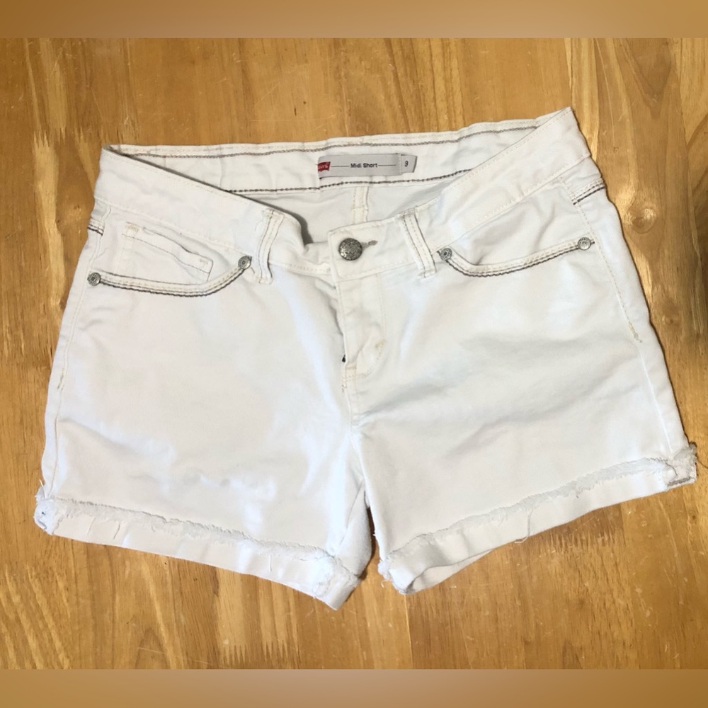 Levis White‎ Midi Shorts Denim Cuffed Junior Women’s size 9 EUC